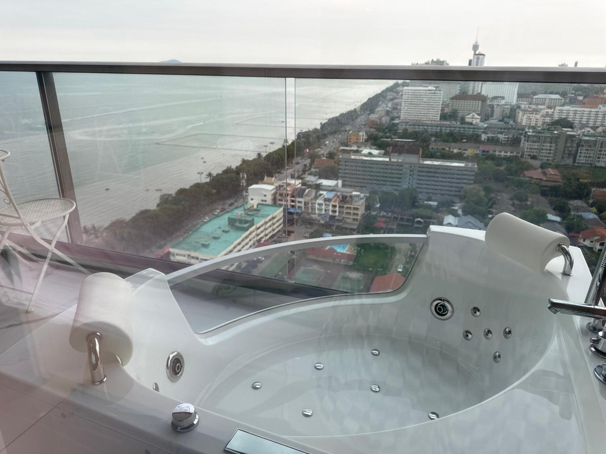 Copacabana Beach Jomtien 科帕卡巴纳海乔木提安海滩毗邻乔木提安夜市 Ngoại thất bức ảnh