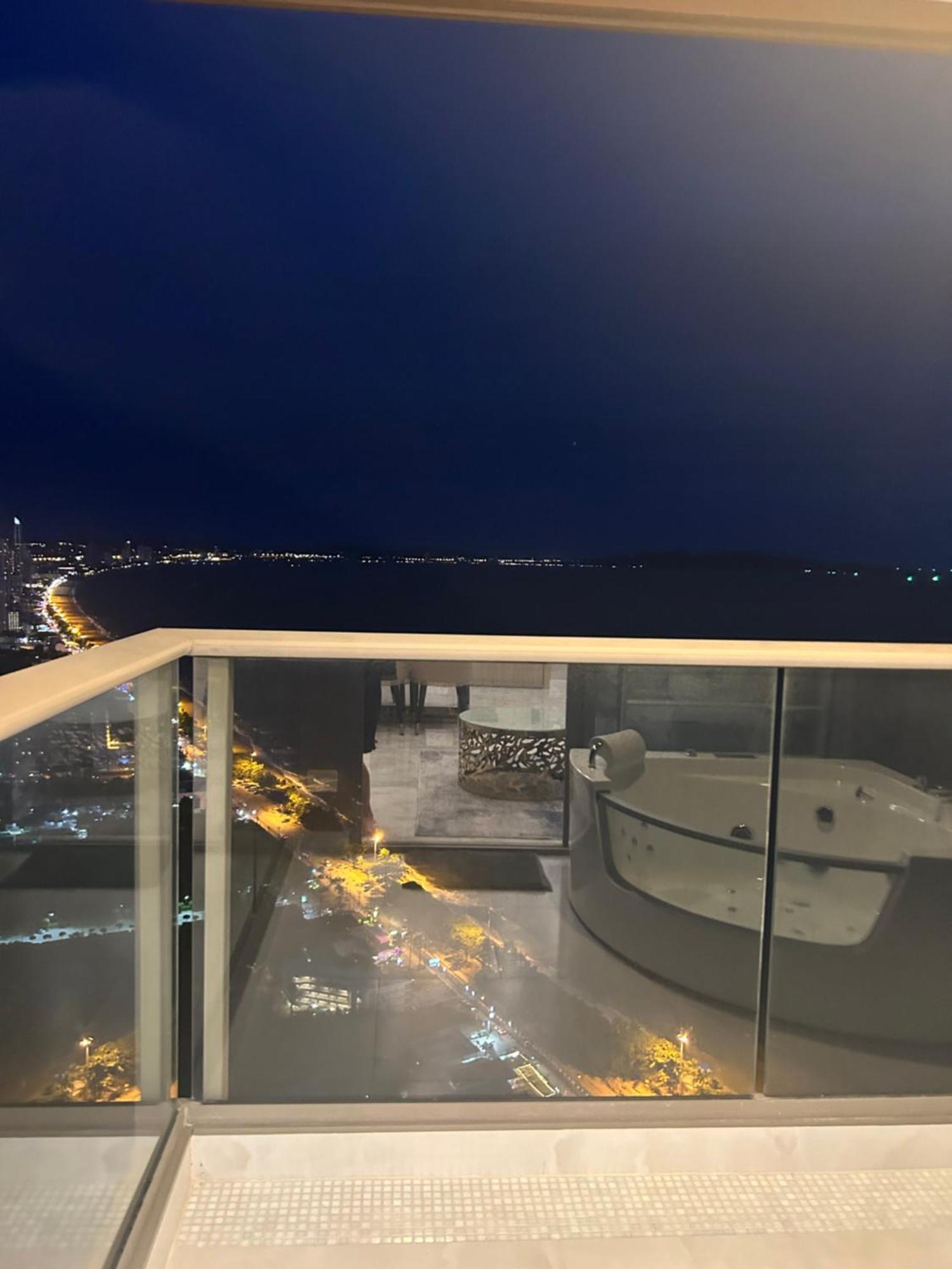 Copacabana Beach Jomtien 科帕卡巴纳海乔木提安海滩毗邻乔木提安夜市 Ngoại thất bức ảnh