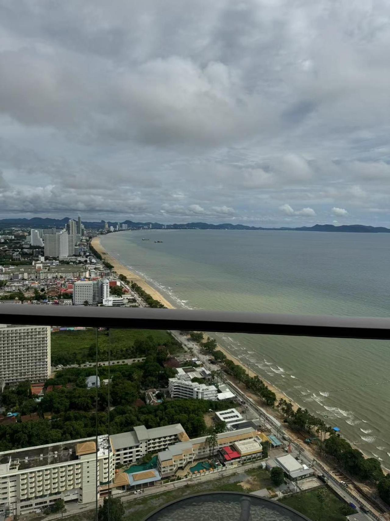Copacabana Beach Jomtien 科帕卡巴纳海乔木提安海滩毗邻乔木提安夜市 Ngoại thất bức ảnh